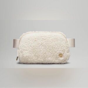 Lululemon Everywhere Belt Bag Fleece Large 2L